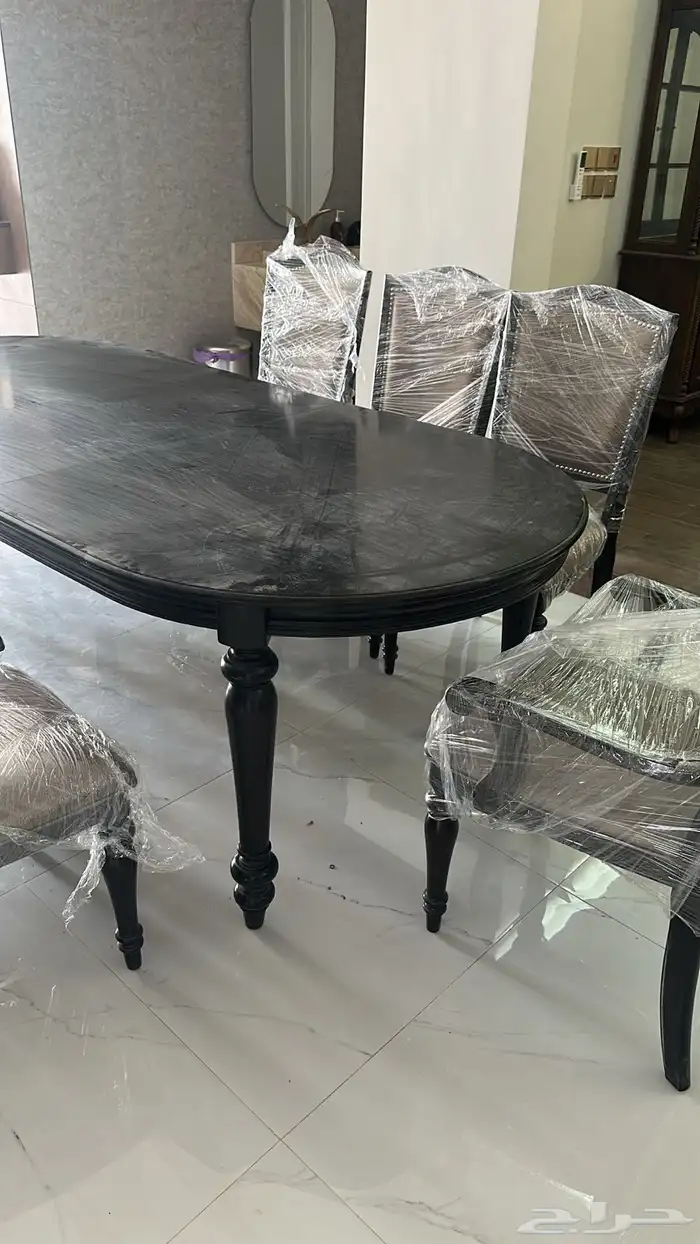 طاولة طعام 8 كراسي   دولاب 2