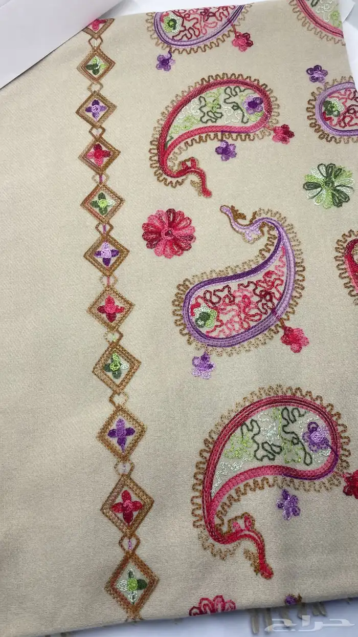 كولكشن الشتاء شالات كشميري. مطرز 13