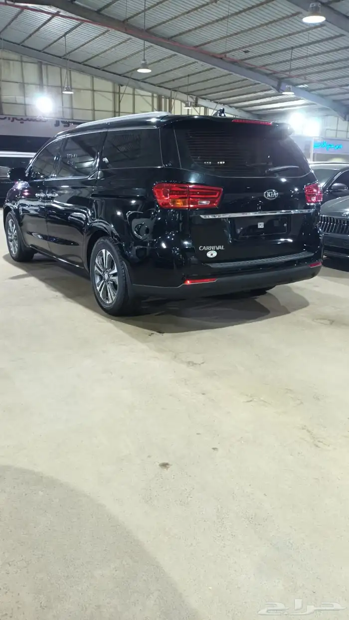 كيا كارنيفال اسود 2020 بنزين بطاقة جمركية وارد كوريا 4