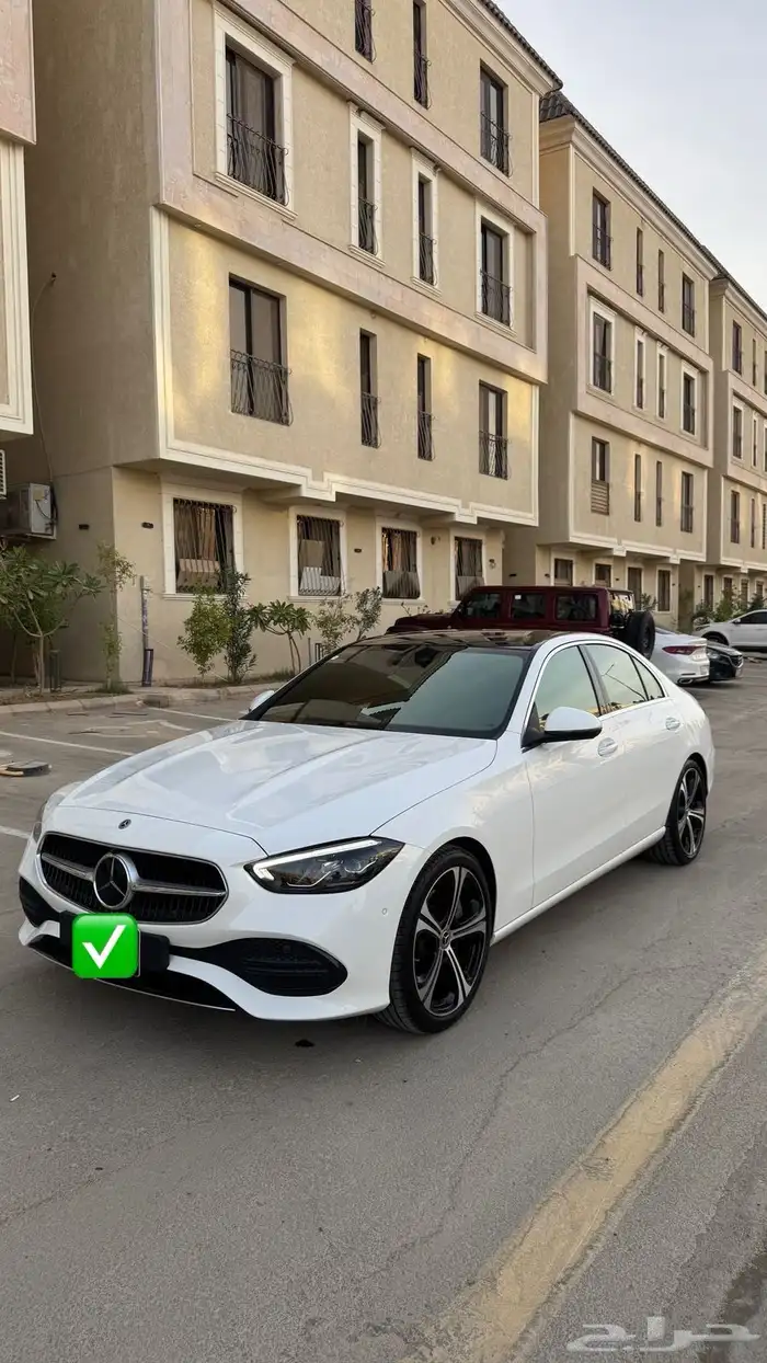 مرسيدس 2024 C300 شبه جديد عداد 7000 كلم فقط 4MATIC 0