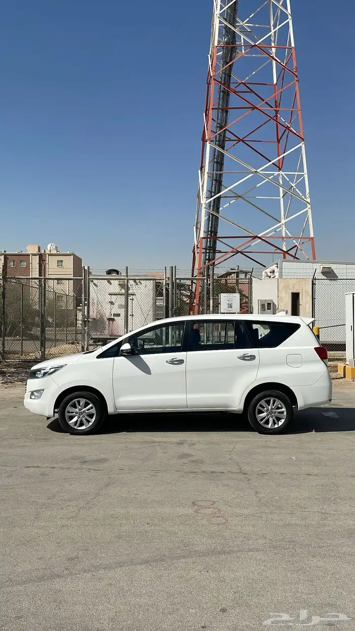 للبيع انوفا 2020 نظيف 3