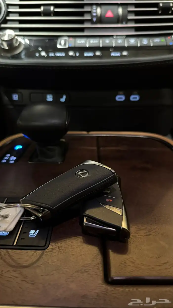 لكزس LS350 2025 عبداللطيف جميل ( بحالة الوكالة ) 9