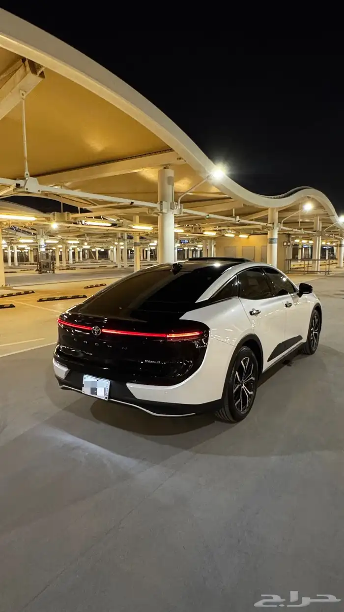 كراون بريميوم 2023 ابيض وكالة 5