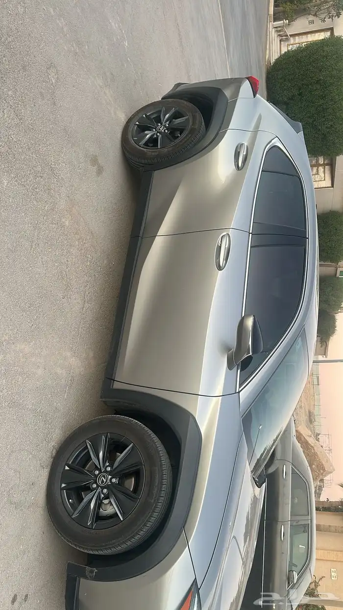 لكزس UX200 2