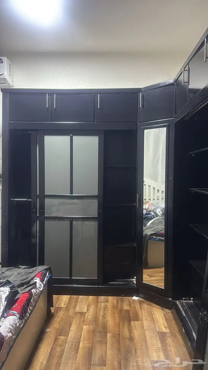 دولاب ملابس 1