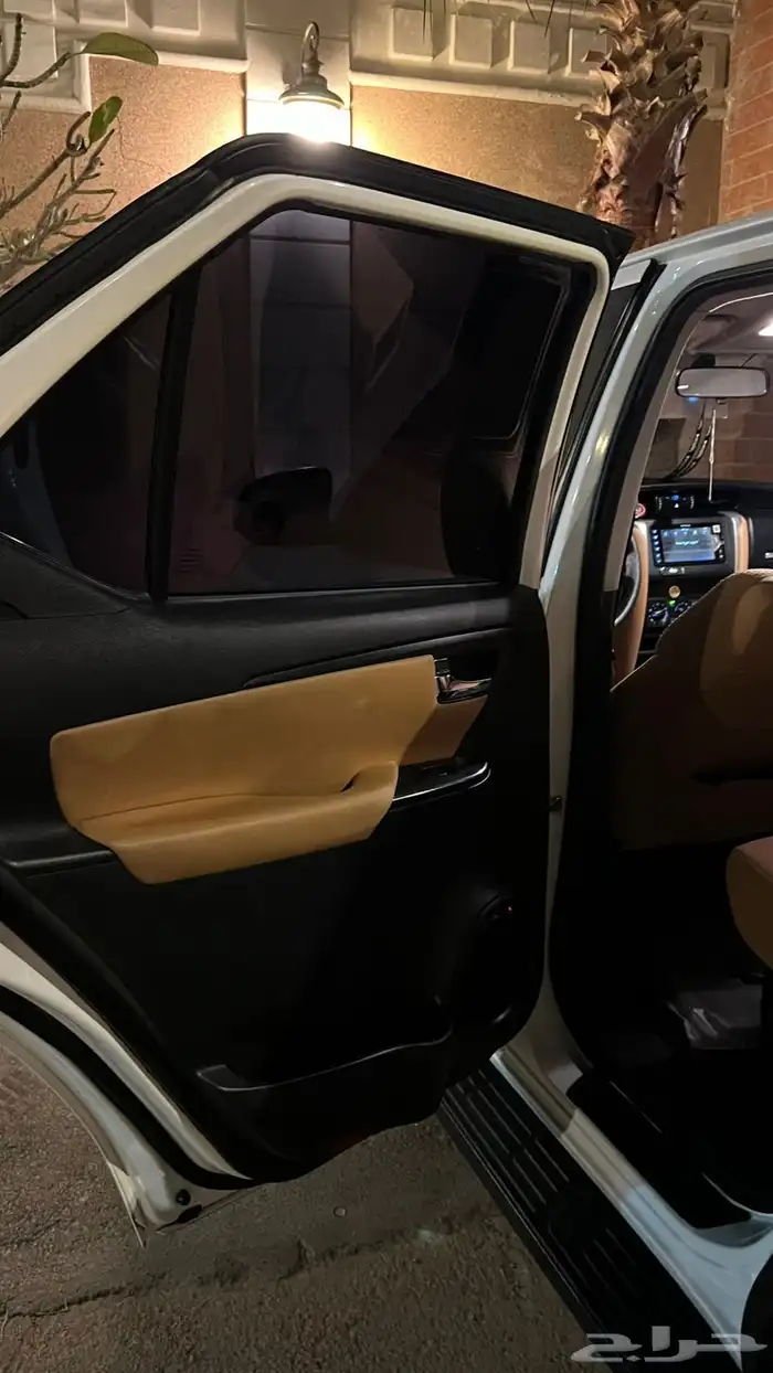 للبيع فورتشنر 2020 بدون دبل 21