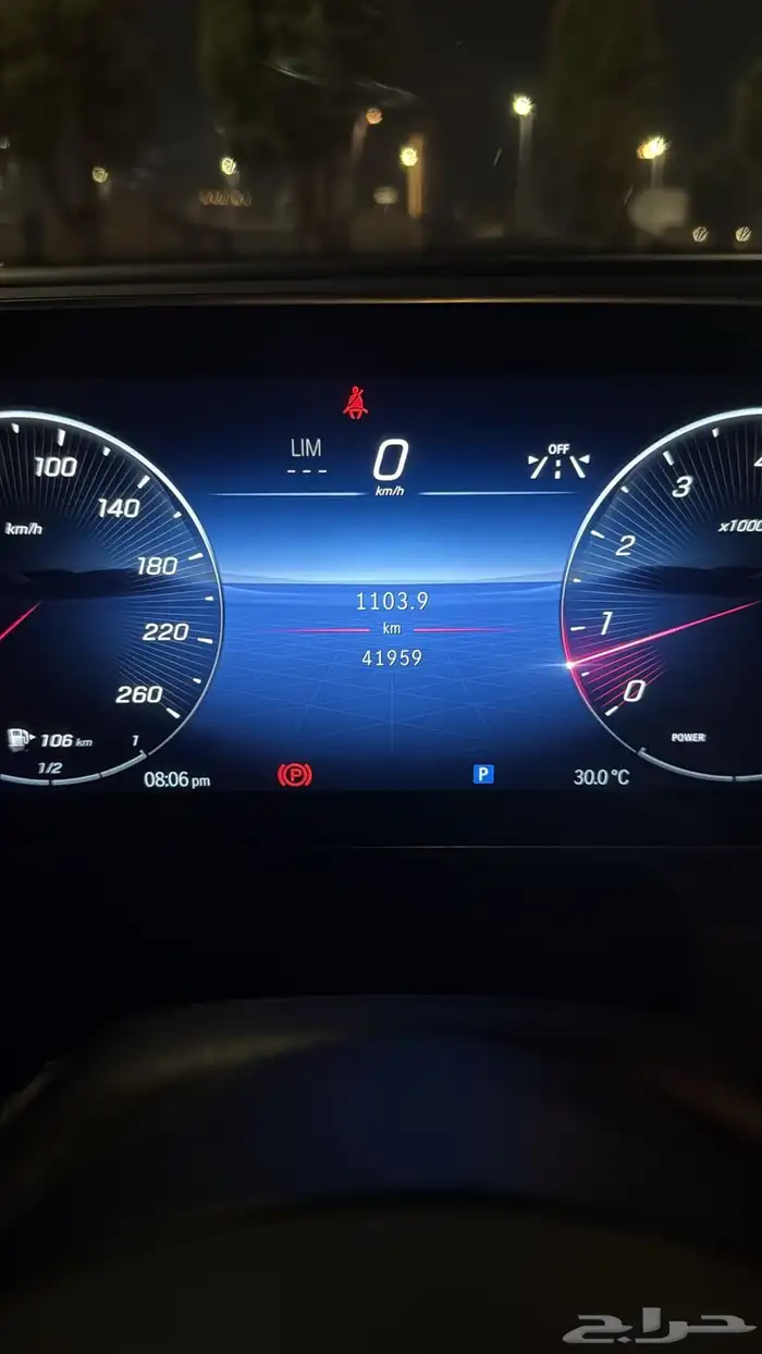 مرسيدس 200 GLC 11