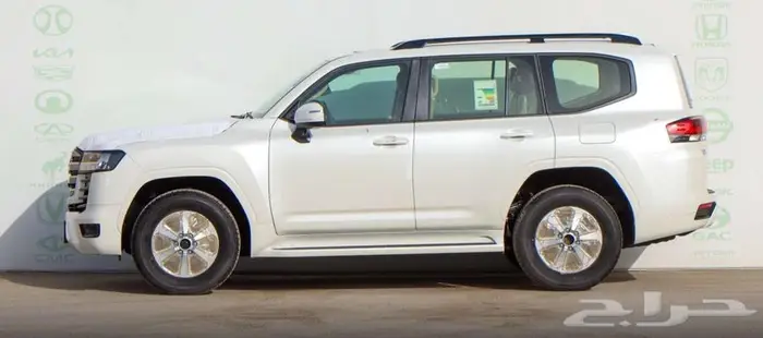 تويوتا لاندكروزر GXR. L2بنزين موديل 2025 28