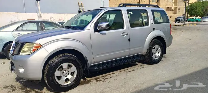 NISSAN PATHFINDER SE 2010 12