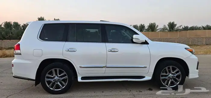 لكزس570LXسعودي فل كامل DD 18