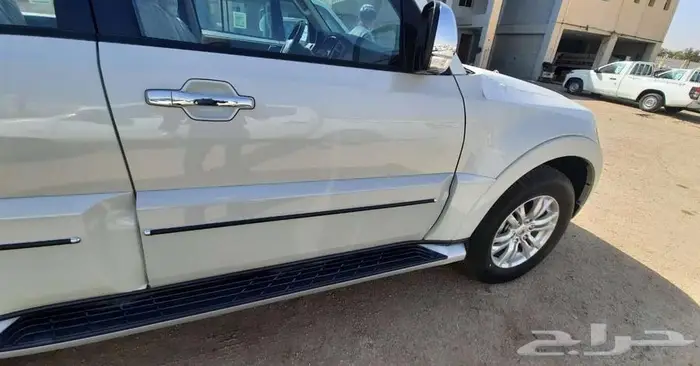 باجيرو 2020 بحالة الوكالة عداد 35 الف 2