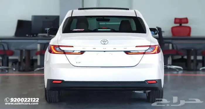 كامري LE 2025 الجديدة متوفرة الآن لدى مجموعة صالح للسيارات 3