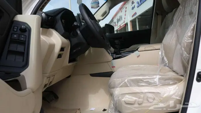 تويوتا لاندكروزر GXR2 2025 متوفر جميع الفئات بنزين _ ديزل 9