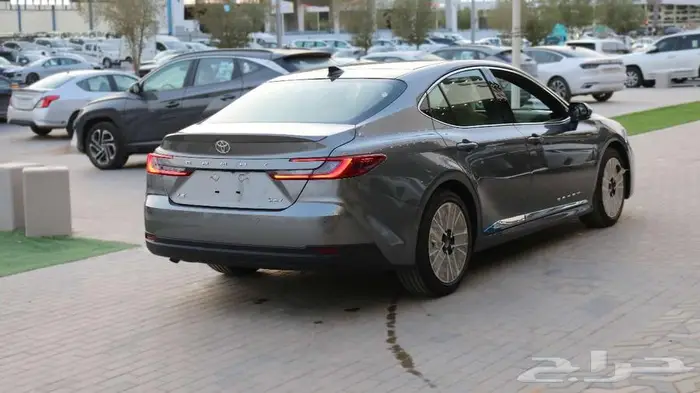 تويوتا كامرى نص فل هايبرد موديل 2025 متوفر كاش   اقساط 11