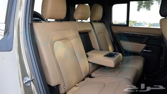 2025 Land Rover Defender 110 X-Dynamic SE P400e 18