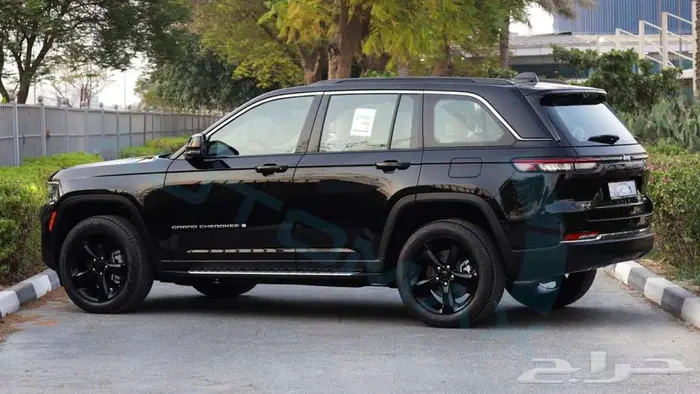 جيب جراند شيروكي لمتد بلس 2025 خليجي اصفار مع ضمان الوكيلر 5