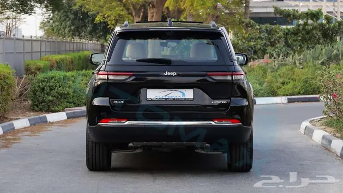 جيب جراند شيروكي لمتد بلس 2025 خليجي اصفار مع ضمان الوكيلر 6