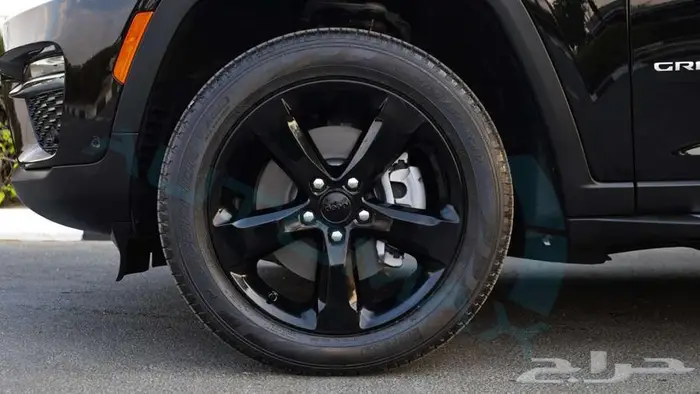 جيب جراند شيروكي لمتد بلس 2025 خليجي اصفار مع ضمان الوكيلر 32