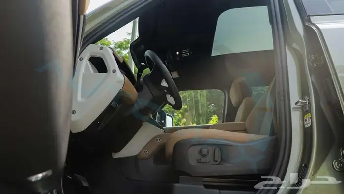 2025 Land Rover Defender 110 X-Dynamic SE P400e مع ضمان 7