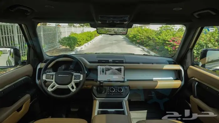2025 Land Rover Defender 110 X-Dynamic SE P400e مع ضمان 8