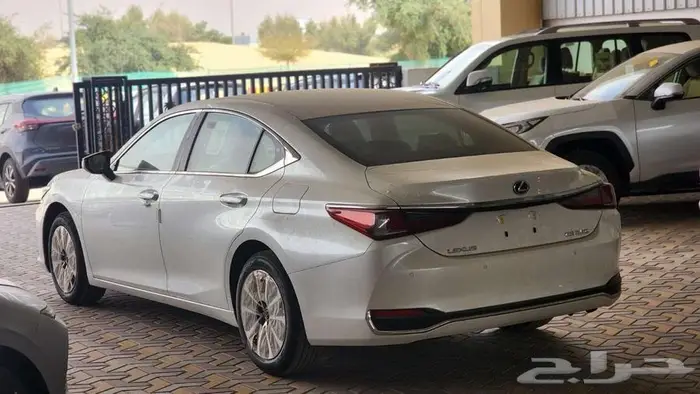 لكزس ES250 ستاندر 2025 كاش وأقساط جميع البنوك 6