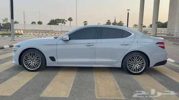 جنسس G70 2021 نظيفة جدا بودي وكالة شبه جديد بطاقة جمركية 3