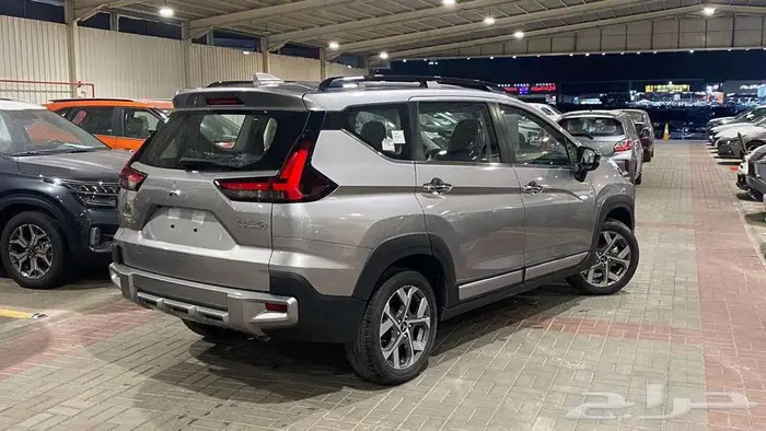 عررض خااص متسوبيشي اكسباندر كروس بريميوم 2025 فل كامل 2