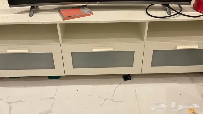 طاولة تلفزيون مكتبة ايكيا 0