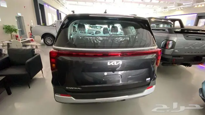 كيا كارنفال ستاندر عروض نهاية السنة 9