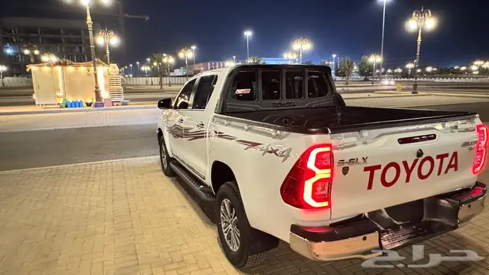 هايلكس 2024 فل كامل دبل بنزيم 4