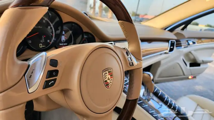 بورش باناميرا تيربو 2010 9