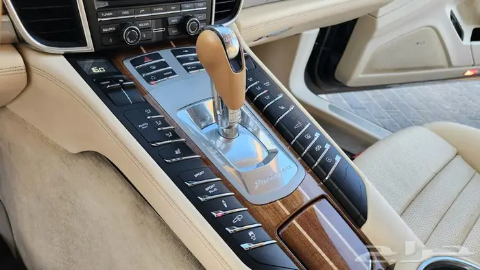 بورش باناميرا تيربو 2010 11