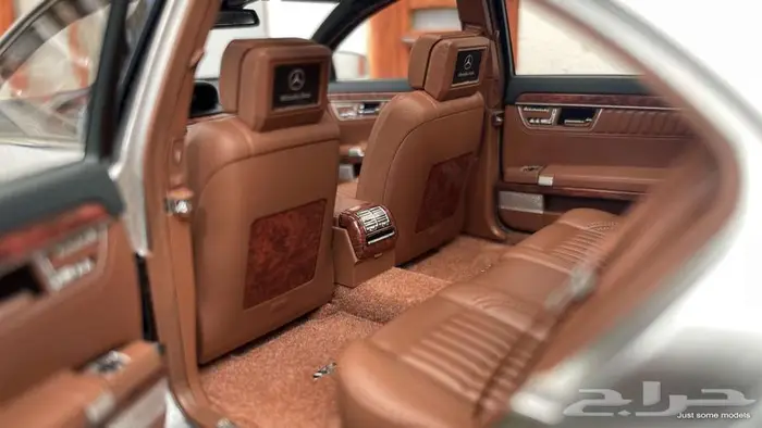 مرسيدس بنز S 600 L (W221) من MotorHelix بمقياس 1 18 12