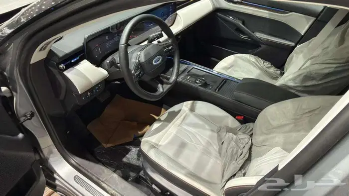 فورد تورس تيتانيوم موديل 2026 سعودي 8