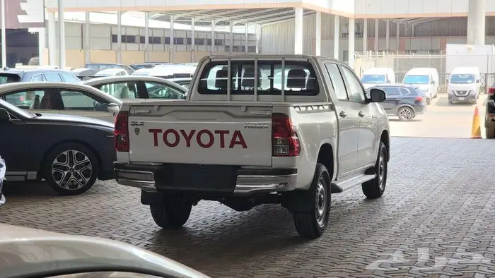 هايلوكس غمارتين DLX 4 4 توماتيك بنزين خليجي 2025 كاش وأقساط 4