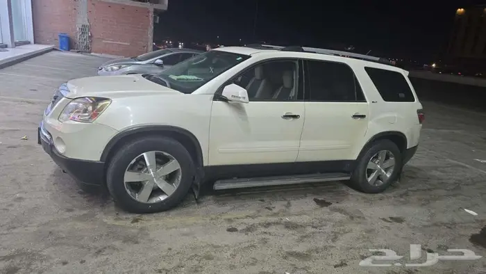 GMC ACADIA مخزن ممشى 98 ألف فقط 1