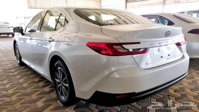 تويوتا كامري E موديل 2025 بنزين كاش - تقسيط 2