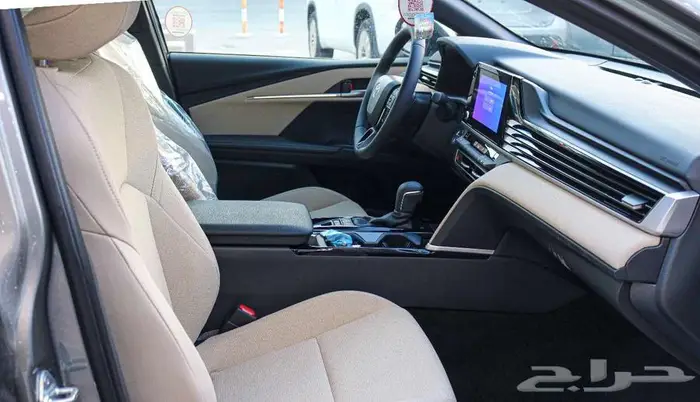 تويوتا كامرى نص فل هايبرد موديل 2025 متوفر كاش   اقساط 4