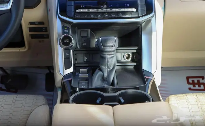 تويوتا لاندكروزر GXR. L2بنزين موديل 2025 5