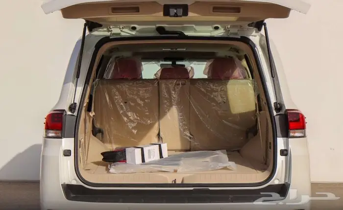 تويوتا لاندكروزر GXR. L2بنزين موديل 2025 3