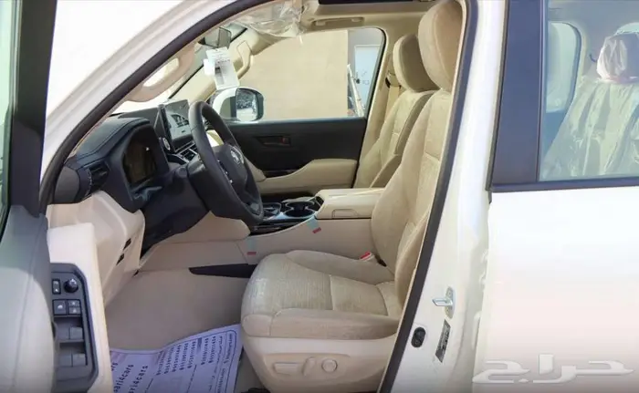 تويوتا لاندكروزر GXR. L2بنزين موديل 2025 6