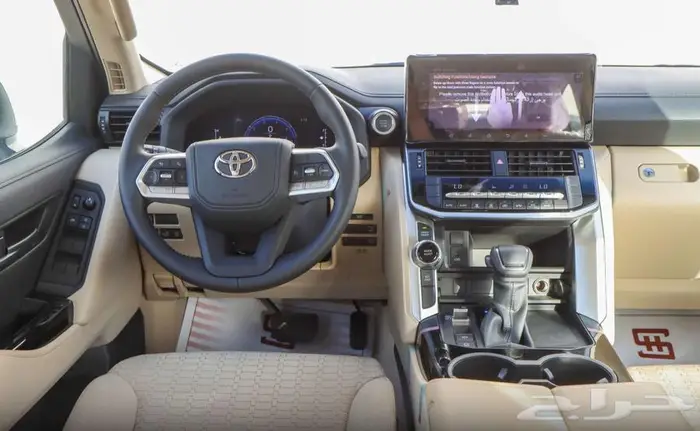 تويوتا لاندكروزر GXR. L2بنزين موديل 2025 24