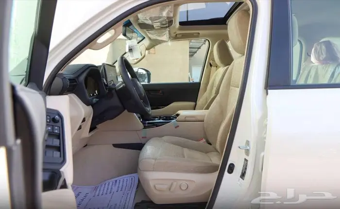 تويوتا لاندكروزر GXR. L2بنزين موديل 2025 26