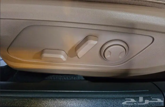 أزيرا 2025 (بنزين) بريميوم 16