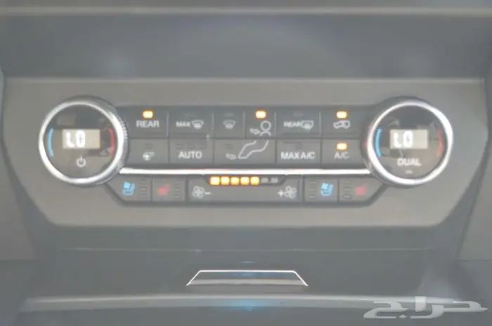 فورد اكسبيدشن موديل 2020 اسود ملكي 25