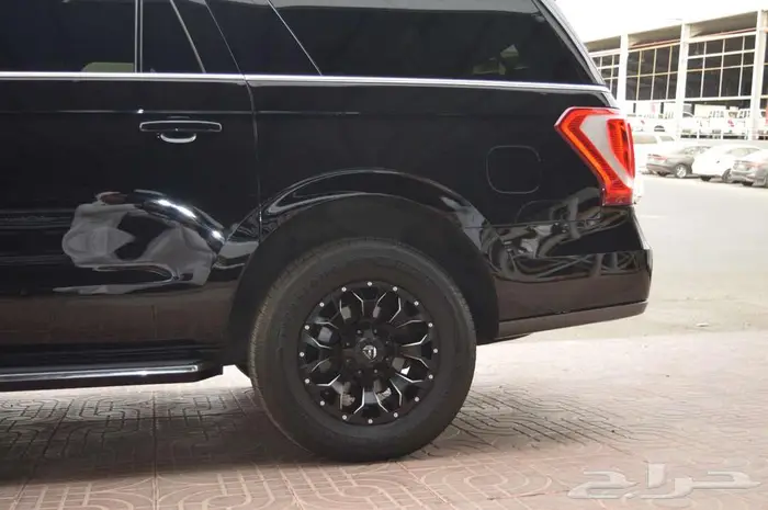 فورد اكسبيدشن موديل 2020 اسود ملكي 43