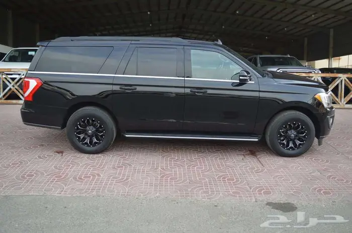 فورد اكسبيدشن موديل 2020 اسود ملكي 3