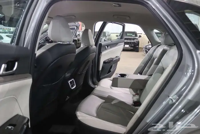 كيا K5 2023 هايبريد فل كامل 12