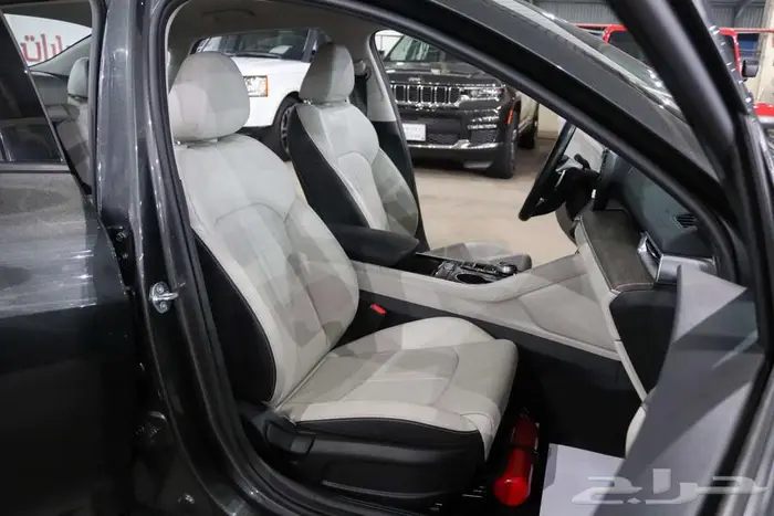 كيا K5 2023 هايبرد فل كامل 18