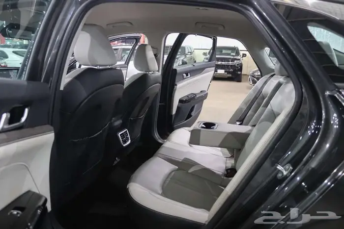 كيا K5 2023 هايبرد فل كامل 15